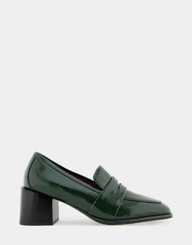 Women's Fashion-Forward Flats Arnett