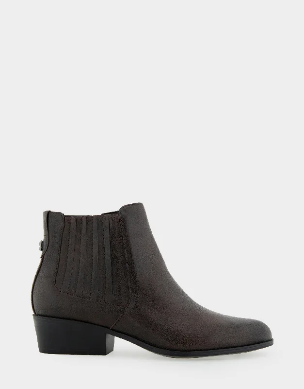 Feminine Fashion Sale Claus