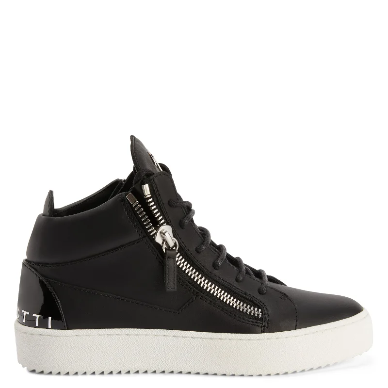 Giuseppe Zanotti Kriss