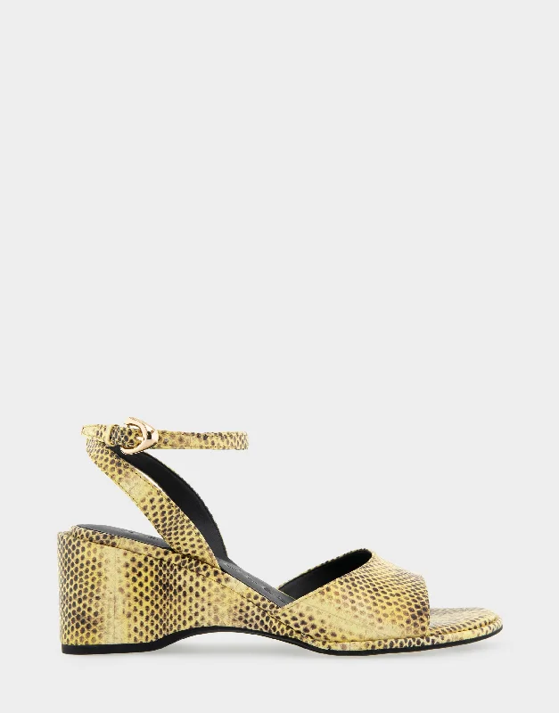 Versatile Shoes Promotion Nixon