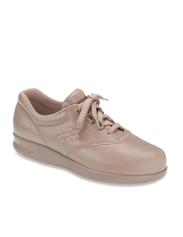 Women's Free Time Walking Shoe - Medium In Mocha