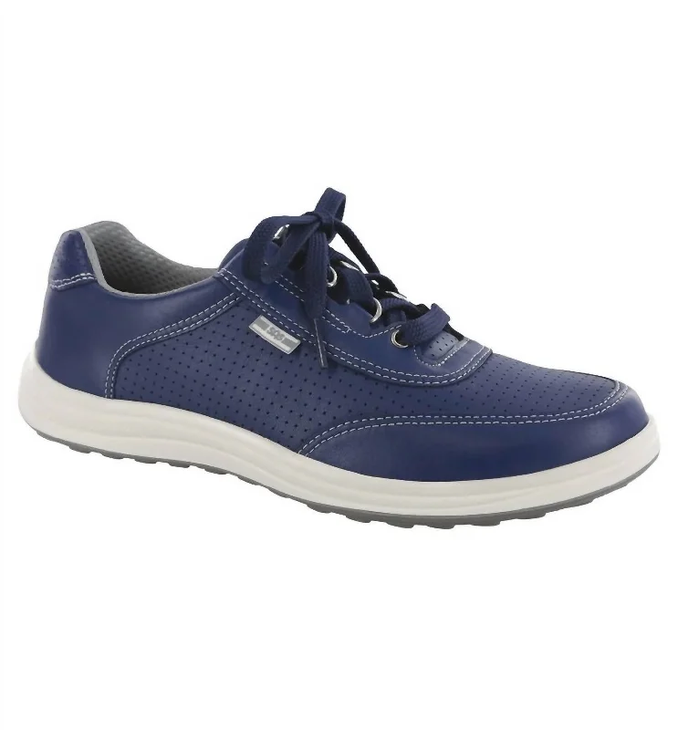 Women's Sporty Lux Sneaker - Wide In 3731