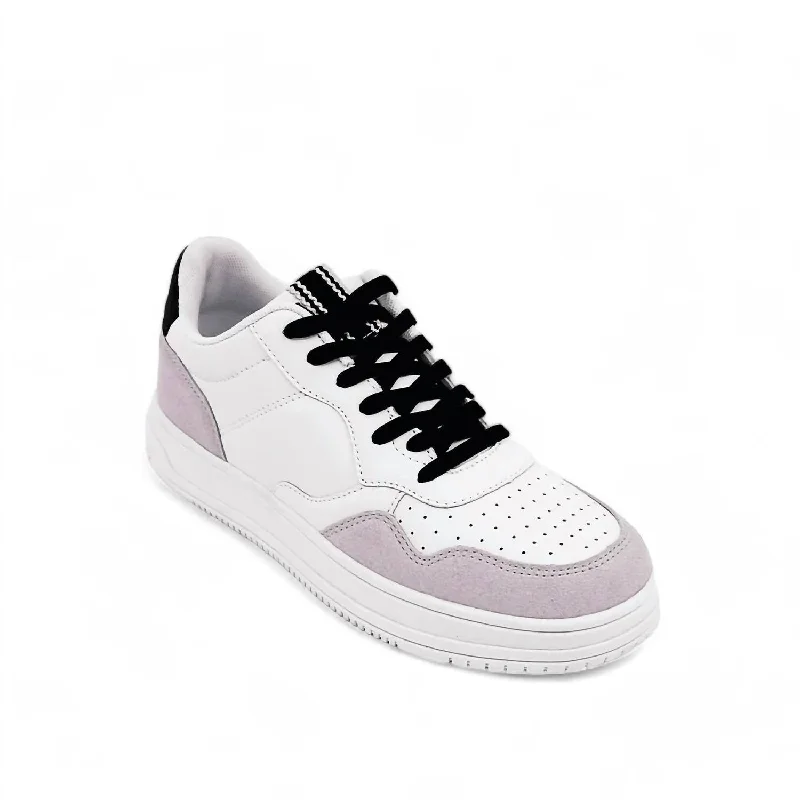 Women's Summer Sneaker In Black