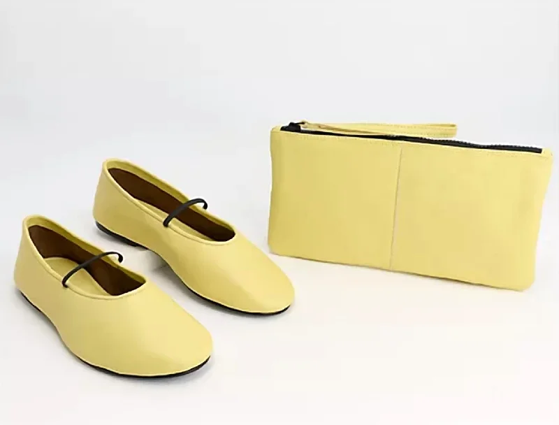 Unleash Your Style Neonmoon Leather Flat Sandal With Bag In Pale Lime