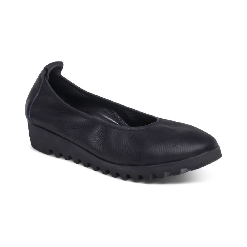 Trendy And Breathable Shoes Women's Brianna Slip-On Ballet Flat In Black