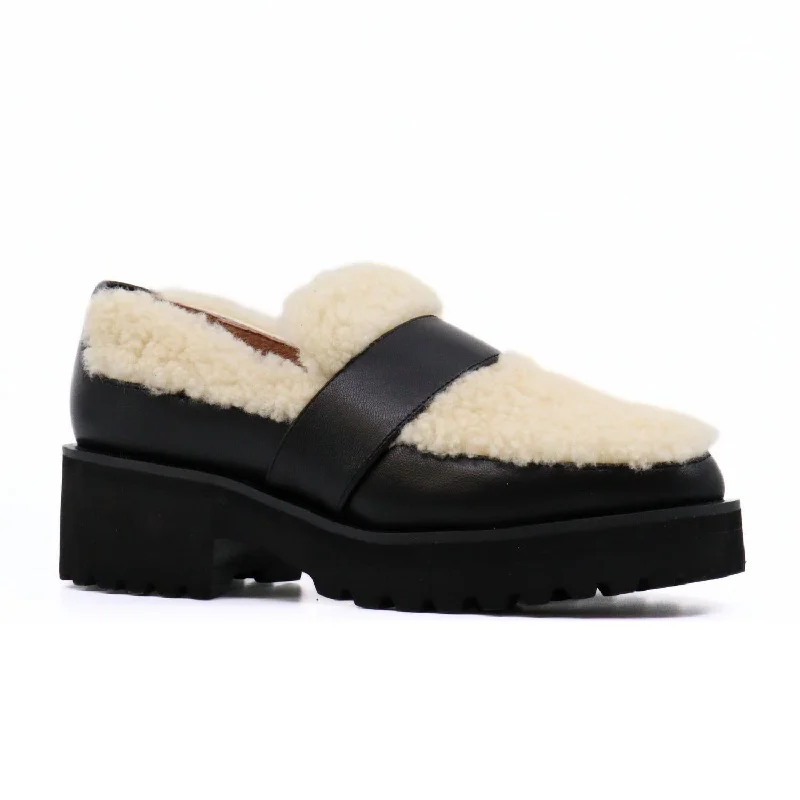 Chic And Trendy Women's Sherpa Loafer In Black