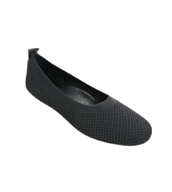 Comfortable Business Shoes Women's Suvi Flat Shoe In Black Knit