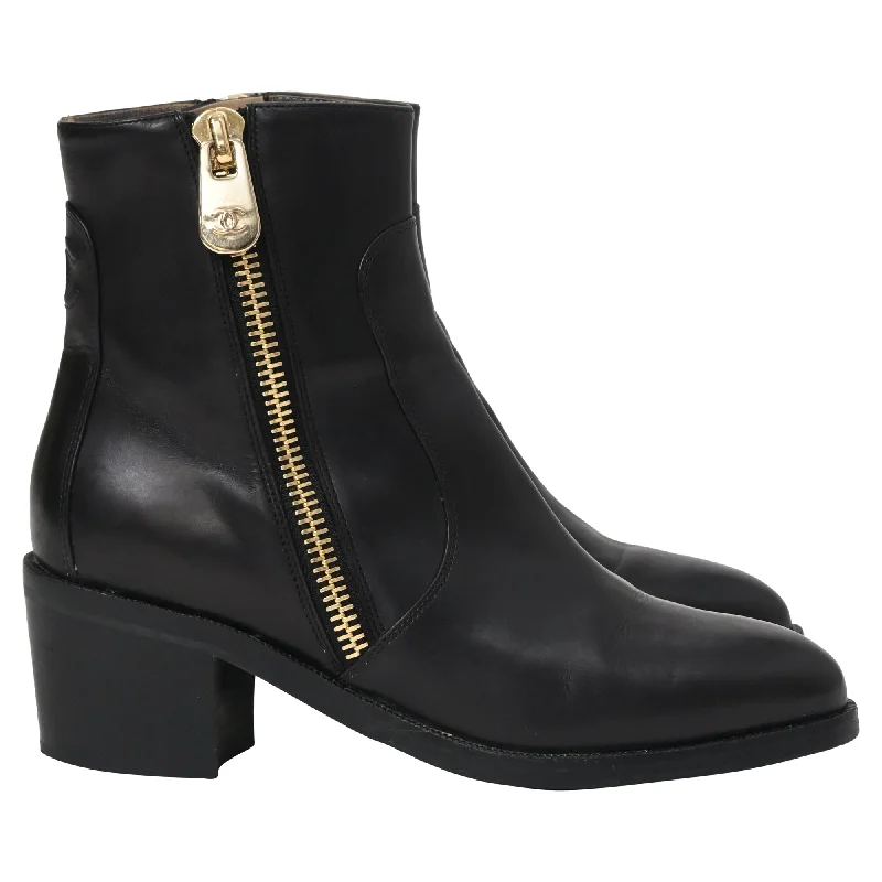 Chanel CC Logo Double-Zipped Block Heel Ankle Boots in Black Leather