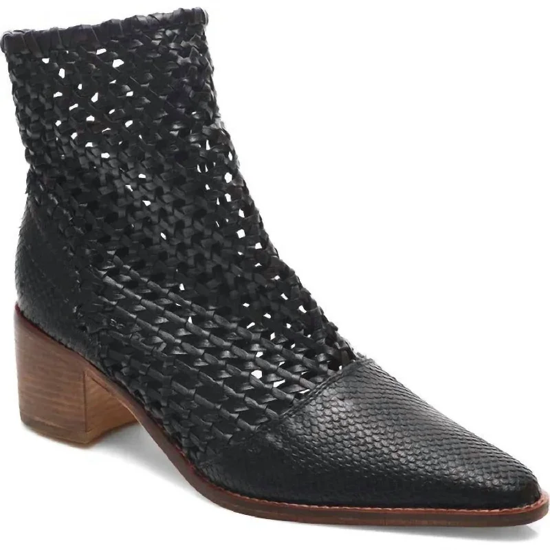 Women's In The Loop Woven Boots In Black