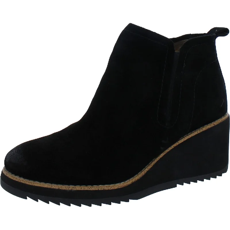 Street-Ready Casual Shoes Sofft Womens Emeree Leather Ankle Wedge Boots