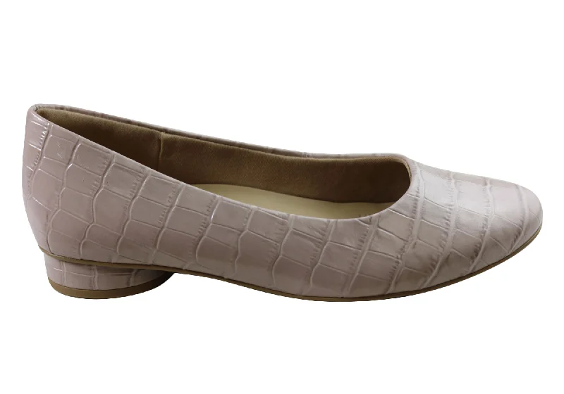 Explore What's New Usaflex Adrina Womens Low Heel Leather Court Shoes Made In Brazil Explore What's New Usaflex Adrina Womens Low Heel Leather Court Shoes Made In Brazil