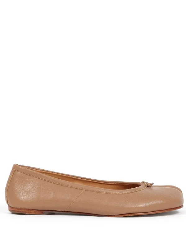 Maison Margiela Women's Flat Shoes Beige