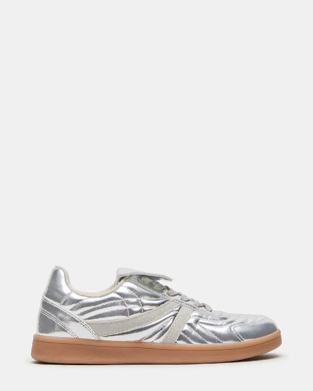 Streetwear-Inspired Footwear MADRID SILVER