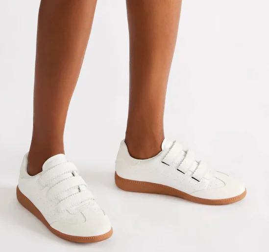 Lightweight Walking Shoes Offers Steve Madden Momentum